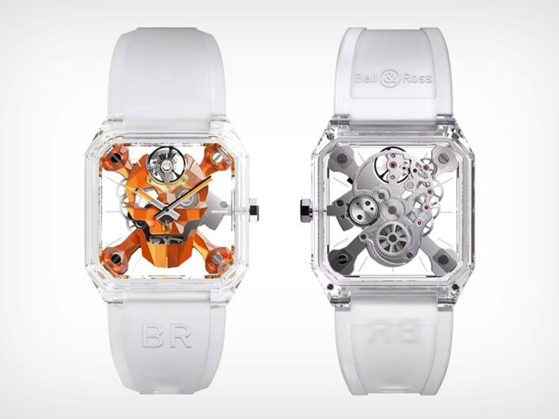 كن أول من يتألق بساعة Cyber Skull Sapphire الشفافة